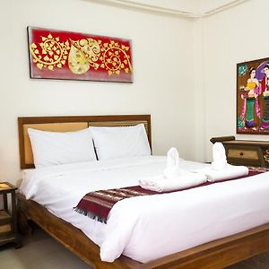 Dphouse Center Of Old Chiang Mai